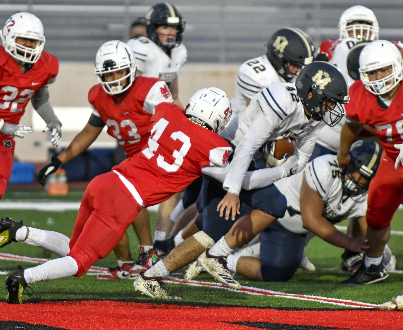 040921 MP SM football 17.JPG